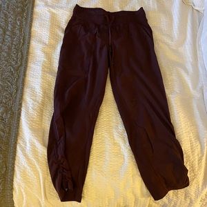Lululemon crop, burgundy colour, size 6.